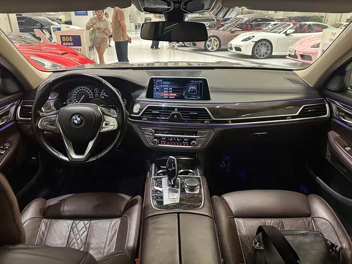 BMW 7 Series 740Li продвинутая — фото 5