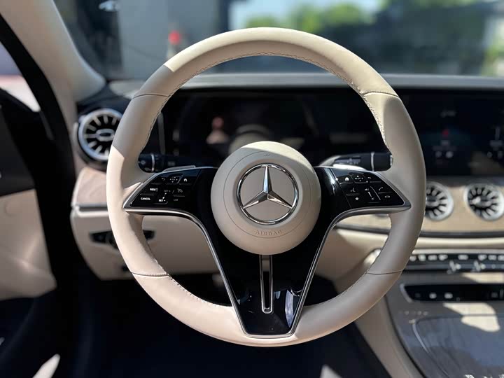 Mercedes-Benz CLS 2022 CLS 300 Luxury — фото 16