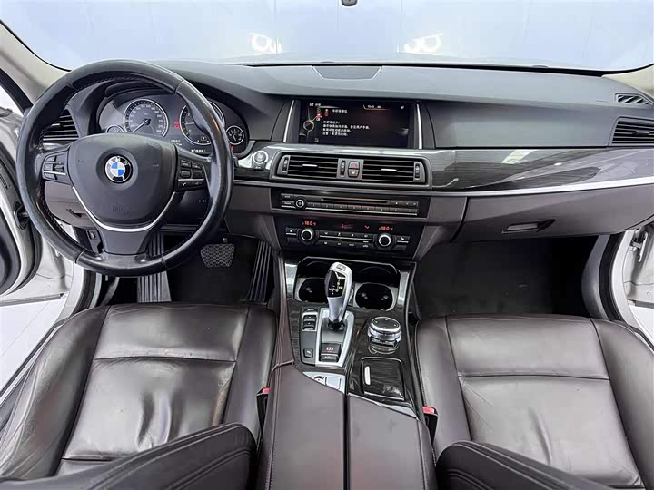 BMW 5 Series 525Li — фото 10