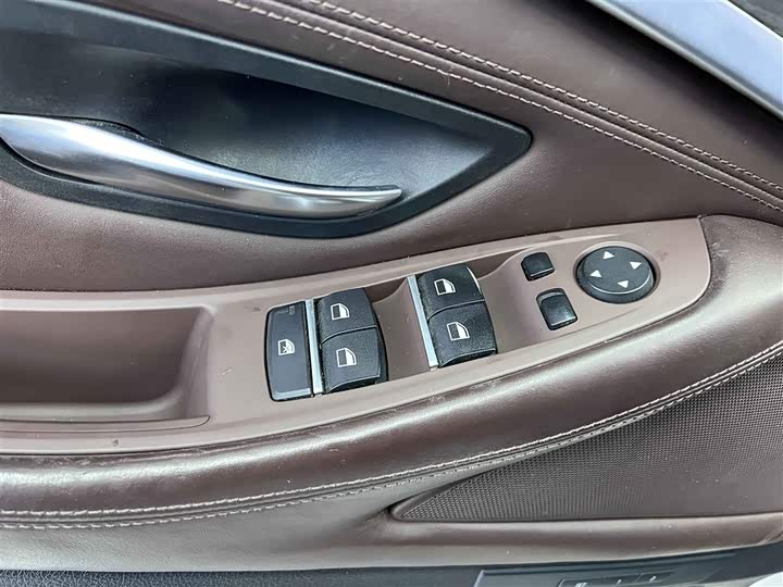 BMW 5 Series 525Li — фото 15