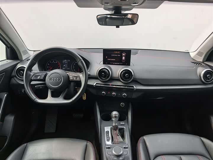 Audi Q2L 2024 35 TFSI — фото 6