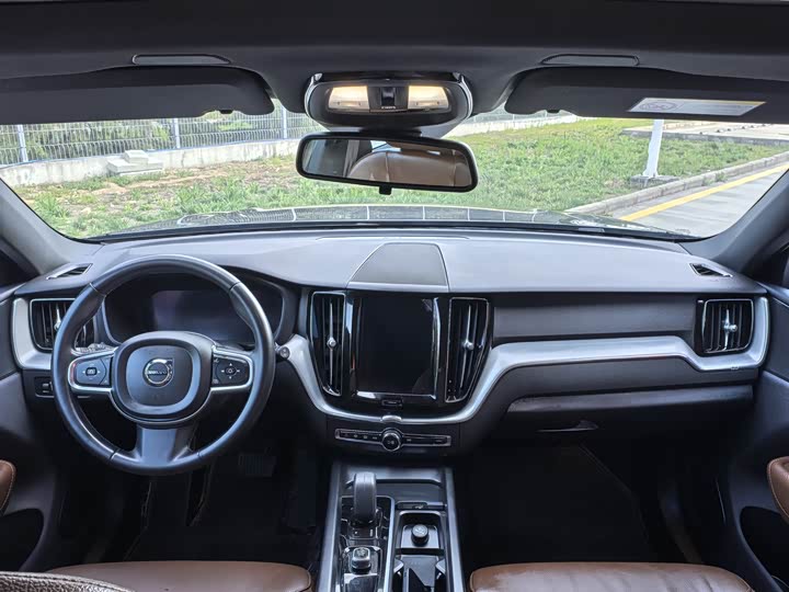 Volvo XC60 2022 B 5 4 WD — фото 4