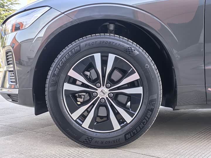 Volvo XC60 2022 B 5 4 WD — фото 23