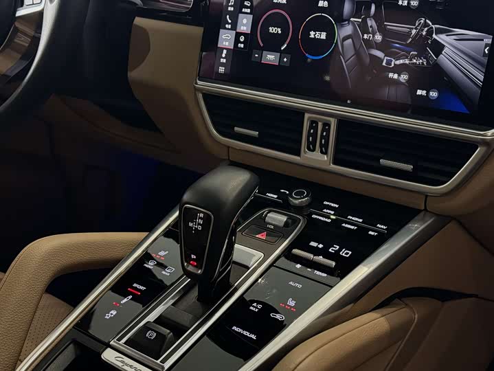 Porsche Cayenne 2018 Cayenne 3.0 T — фото 14