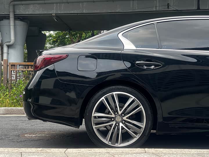 Infiniti Q50L 2015 2.0 T — фото 8