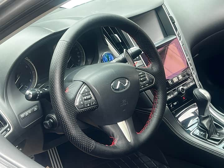 Infiniti Q50L 2015 2.0 T — фото 17