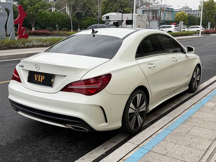 Mercedes-Benz CLA 2017 CLA 200 — фото 5