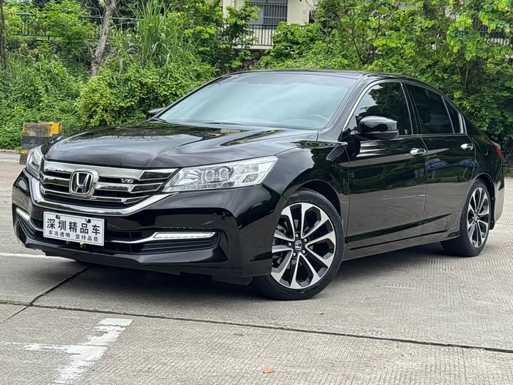 Honda Accord — фото 1