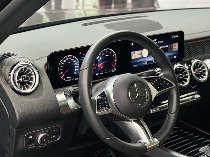 Mercedes-Benz GLB 2024 GLB 220 — фото 7