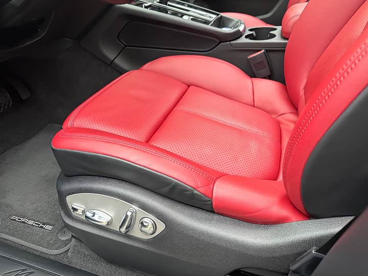 Porsche Macan 2023 Macan 2.0 T — фото 22