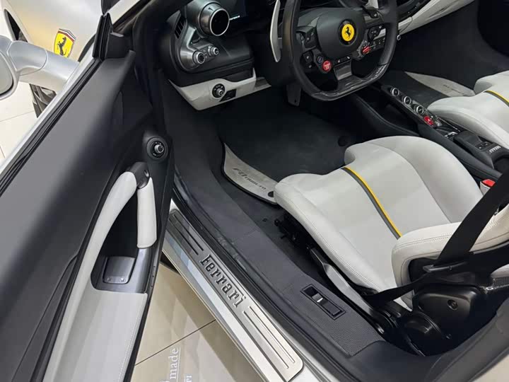 Ferrari F8 2020 Spider 3.9 T V 8 — фото 8