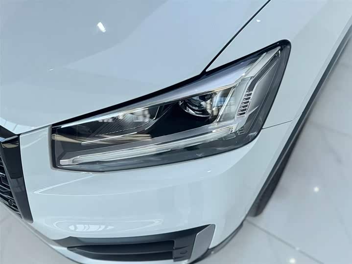 Audi Q2L 2021 35 TFSI — фото 19
