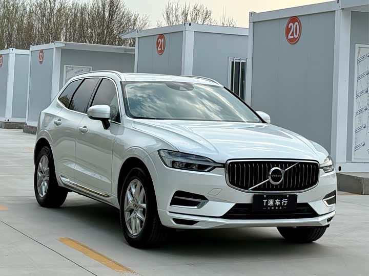 Volvo XC60 2020 T 5 4 WD — фото 3