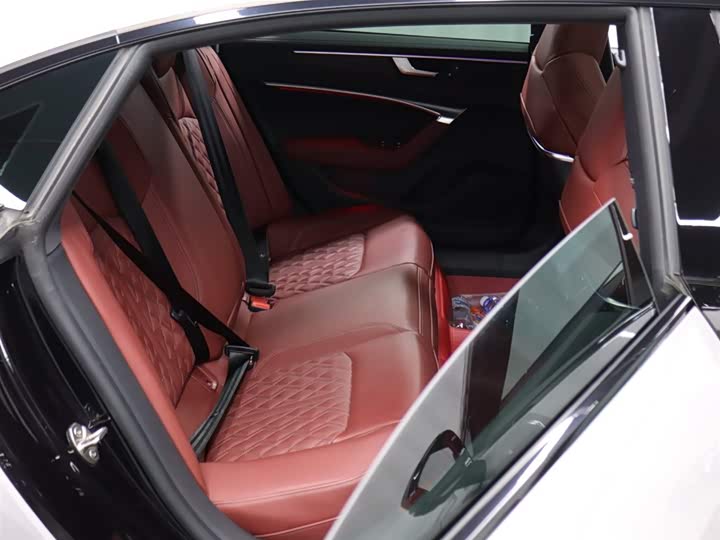 Audi A7L 2023 45 TFSI quattro S-line — фото 23