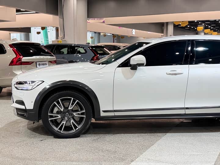Volvo V90 2017 Cross Country T 5 AWD — фото 11