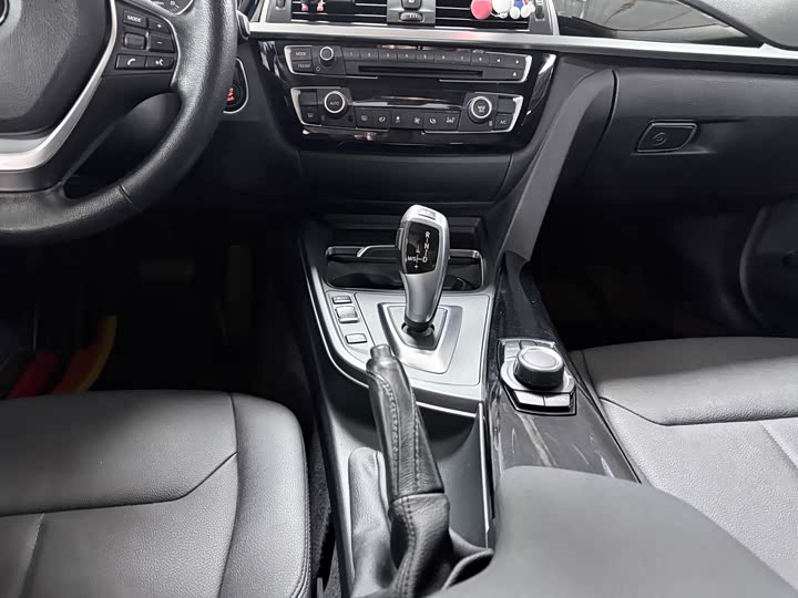 BMW 3-Series 2016 320 Li — фото 15