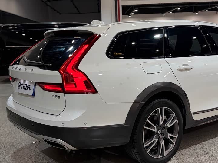 Volvo V90 2017 Cross Country T 5 AWD — фото 14
