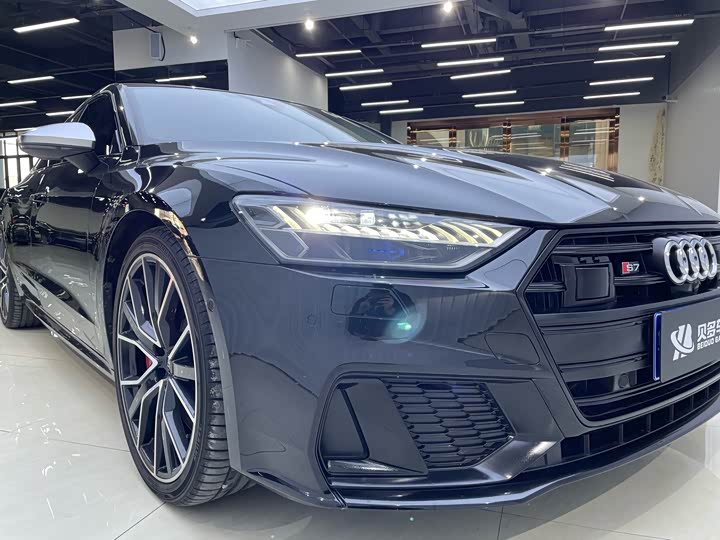 Audi S7 2023 2.9 TFSI quattro — фото 17
