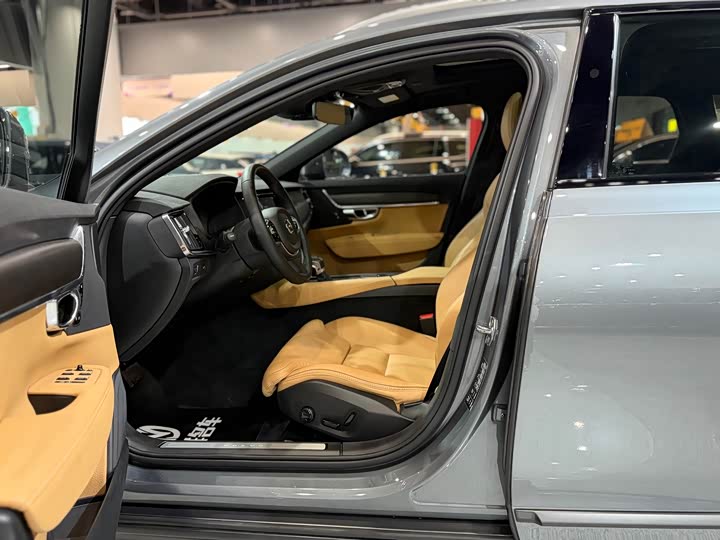 Volvo V90 2017 Cross Country T 5 AWD — фото 7
