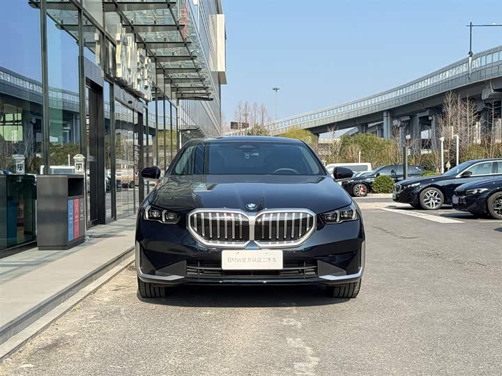 BMW 5-Series 2024 530 Li Leading — фото 3