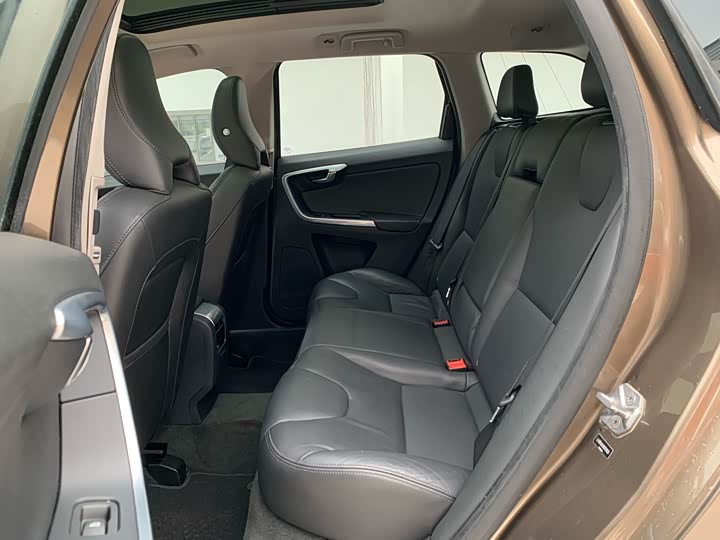 Volvo XC60 2015 T 5 — фото 7