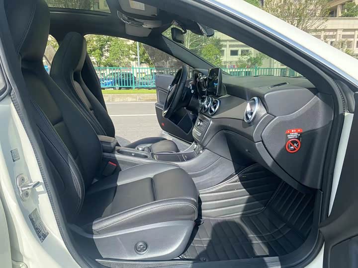 Mercedes-Benz CLA 2017 CLA 200 — фото 10