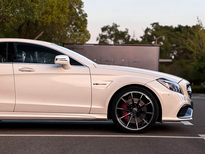 Mercedes-Benz CLS 2015 AMG CLS 63 4 MATIC — фото 12