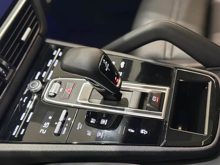 Porsche Cayenne 2019 Cayenne Coupé 3.0 T — фото 8