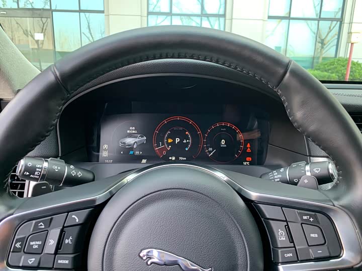 Jaguar XFL 2018 XFL 2.0 T 250 PS — фото 22