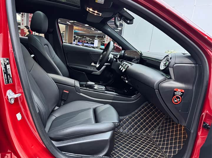 Mercedes-Benz A-Class 2022 A 200 L — фото 17
