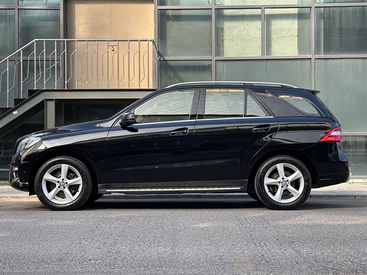 Mercedes-Benz M-Class 2015 ML 400 4 MATIC — фото 3