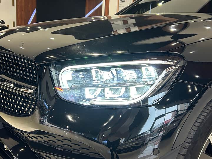 Mercedes-Benz GLC 2023 GLC 260 4 MATIC SUV — фото 2
