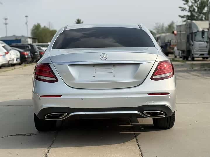 Mercedes-Benz E-Class 2016 E 200 L Sport — фото 17