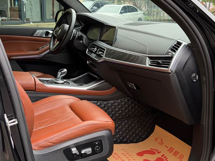 BMW X7 2020 x Drive 40i M — фото 7