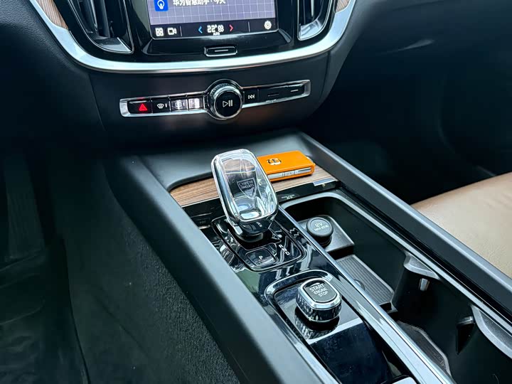 Volvo S60 2023 B 4 — фото 17