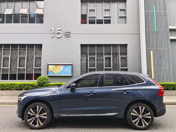 Volvo XC60 Hybrid 2023 T 8 PHEV 4 WD — фото 4