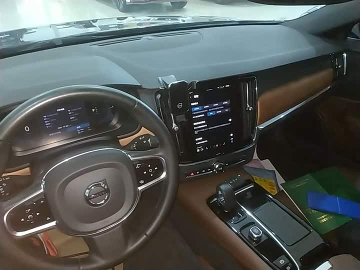 Volvo S90 Hybrid 2023 T 8 4 WD — фото 10