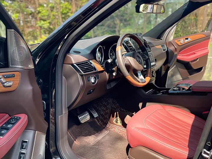 Mercedes-Benz GLS 2018 GLS 320 4 MATIC — фото 24