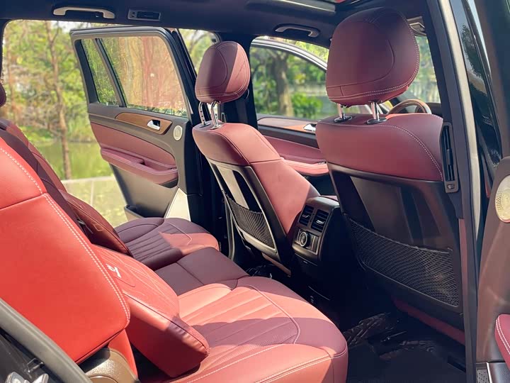 Mercedes-Benz GLS 2018 GLS 320 4 MATIC — фото 37