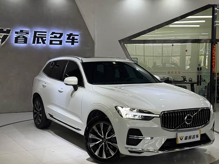 Volvo XC60 2023 B 5 4 WD