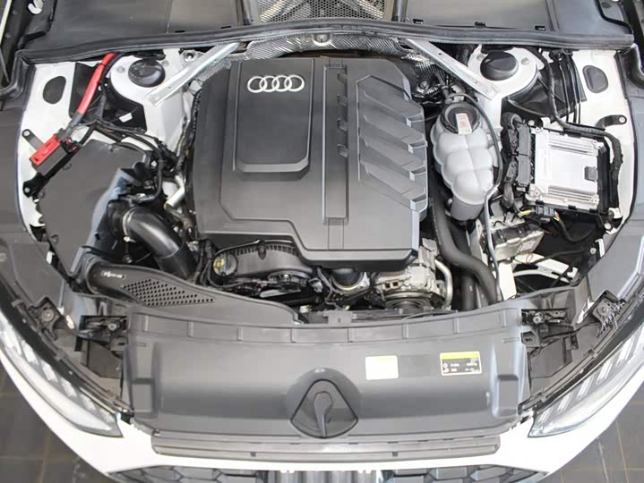Audi A4L 2024 40 TFSI — фото 13