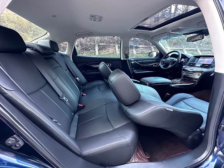 Infiniti Q70 2019 Q 70 L 2.0 T — фото 12