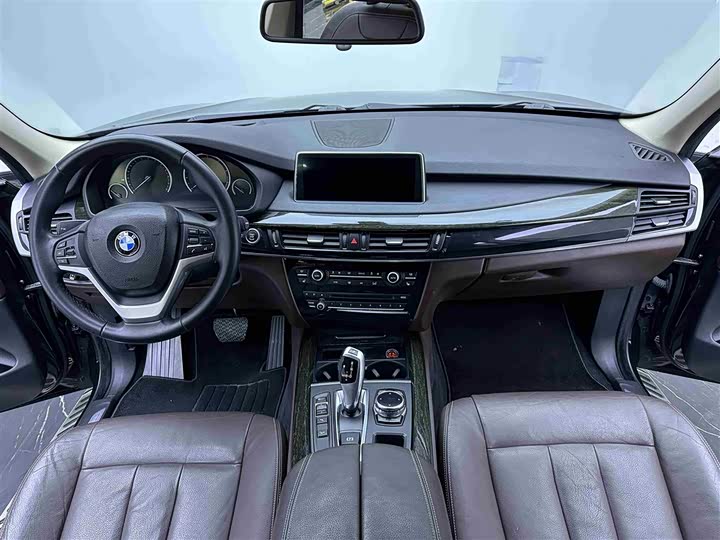 BMW X5 2014 x Drive 35i Leading — фото 13