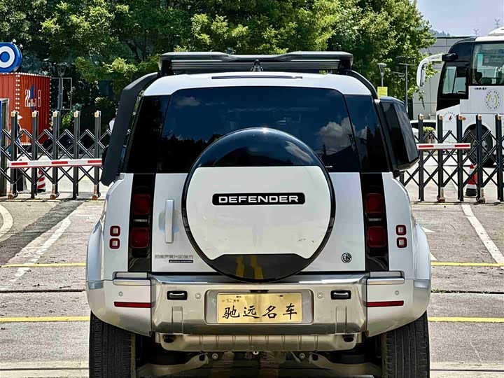 Land Rover Defender — фото 15