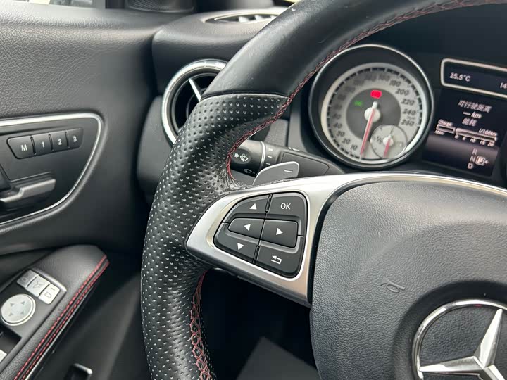 Mercedes-Benz CLA — фото 16
