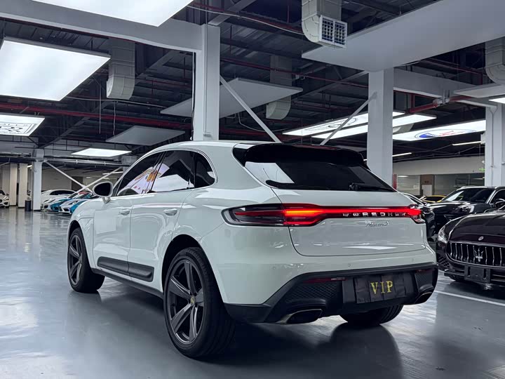 Porsche Macan 2022 Macan 2.0 T — фото 19