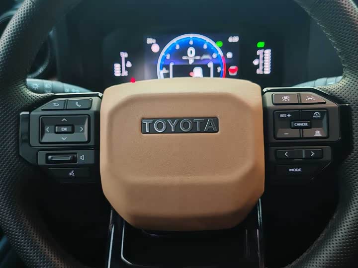 Toyota Prado — фото 21
