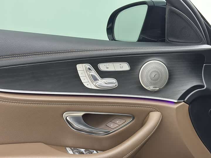 Mercedes-Benz E-Class 2023 E 300 L Luxury — фото 7
