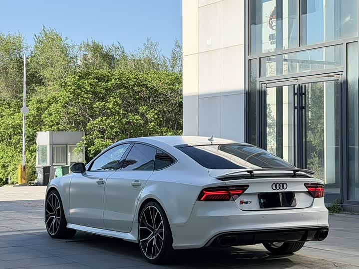 Audi RS7 2016 RS 7 4.0 T Sportback performance — фото 5