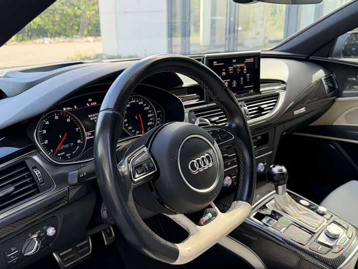Audi RS7 2016 RS 7 4.0 T Sportback performance — фото 7